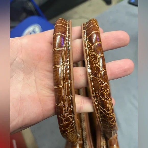 🔥 Croc-Embossed Samantha Brown Aqua Dowel Bag - Picture 7 of 10